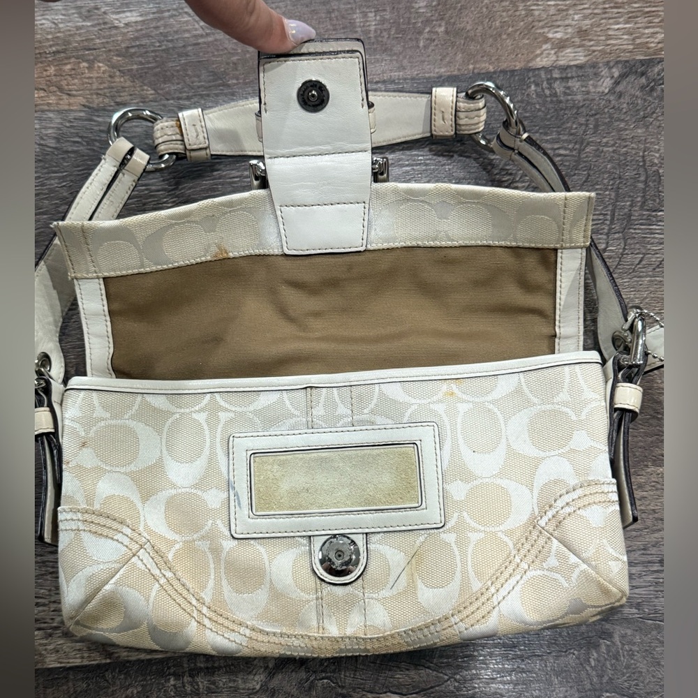 Coach Vintage Cream Shoulder Bag - Picture 10 of 12